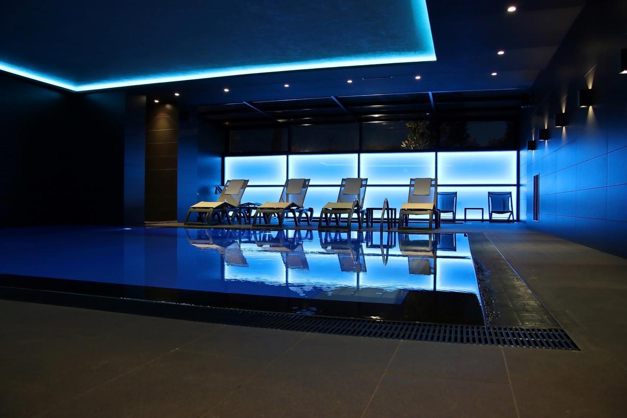 Privilege & 4* Farke e Madhe