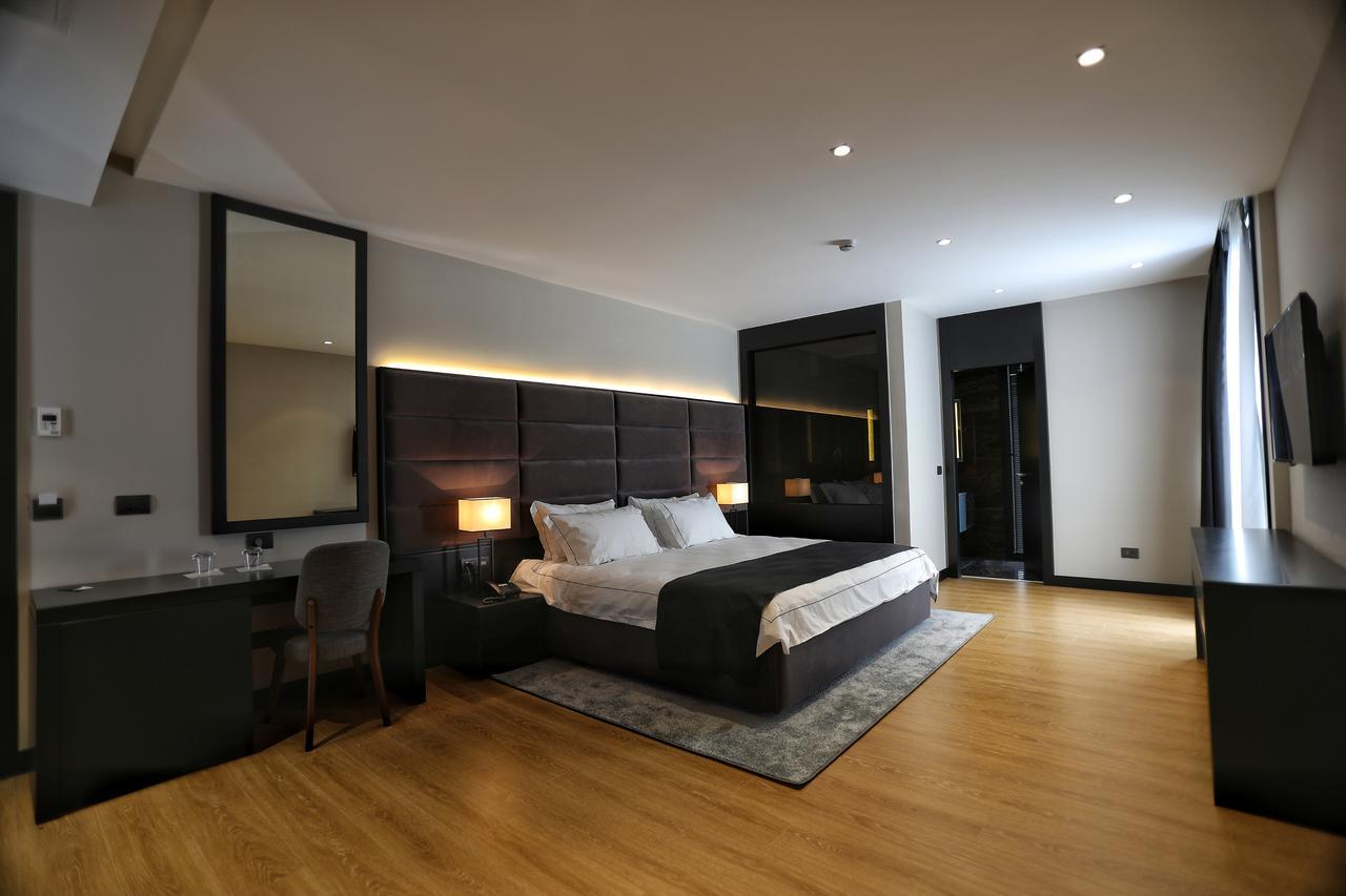Privilege & Hotel Farke e Madhe