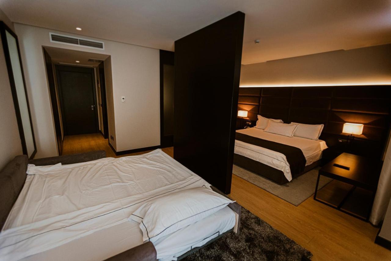 Privilege & Hotel Farke e Madhe