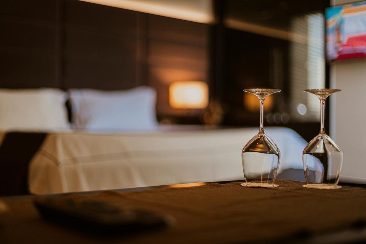 Privilege & Hotel